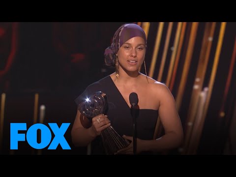 Alicia Keys Wins The Innovator Award | iHEARTRADIO MUSIC AWARDS episode artwork
