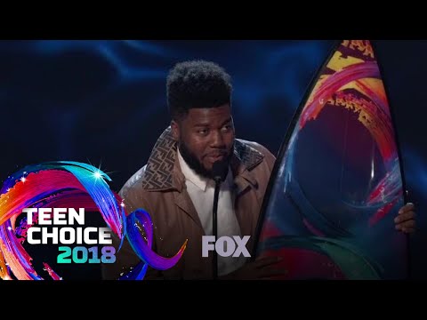 Khalid Wins The Choice Breakout Artist | TEEN CHOICE episode artwork