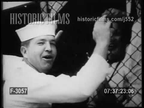 US SAILORS WELCOMED IN AUSTRALIA - 1953