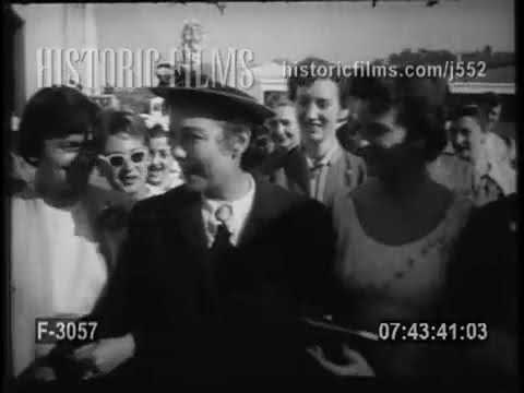 HOLLYWOOD CONTEST WINNERS MEET STARS TAB HUNTER AND VAN JOHNSON - 1953