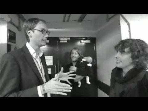Razorlight backtage at the Secret Policeman's Ball '08 episode artwork