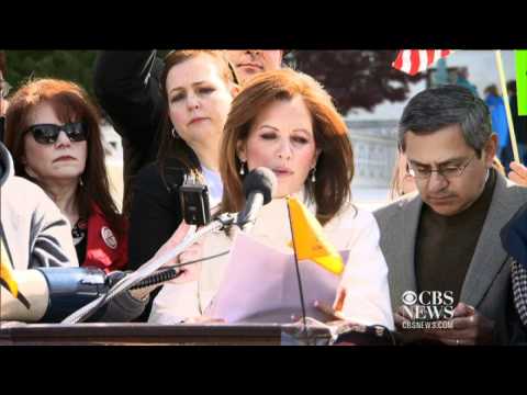 Bachmann, Tea party rally at Supreme Court episode artwork