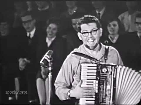 ROLF HARRIS sings 2 at FORDHAM UNIVERSITY (yes, Tie Me Kangaroo Down Sport) episode artwork