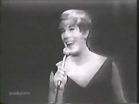 Vikki Carr belts "Can't Take My Eyes Off You" and "MY MAN" episode artwork