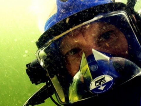 Anderson Cooper: Why I went diving with crocs