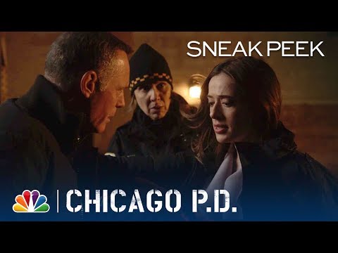 Season 6, Episode 19: Burgess Reacts to Blair's Shooting at the Scene - Chicago PD (Sneak Peek)