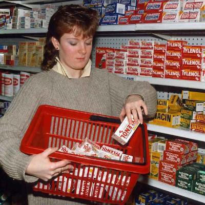 13. The 1982 Tylenol Murders