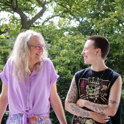Héritages Queers - Erynn et Rey, ami·es.