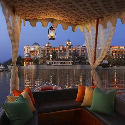 City of Lakes: Udaipur... City of Lakes: Udaipur...