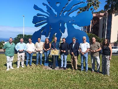 Puerto de la Cruz. Acto inaugural de la escultura ‘ Pez Hoja’ del artista creador de la obra, Alejandro Tosco