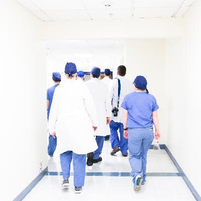 Plusy dodatnie i ujemne nowelizacji ustawy o zawodach lekarza i lekarza dentysty Plusy dodatnie i ujemne nowelizacji ustawy o zawodach lekarza i lekarza dentysty