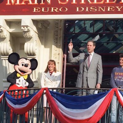 Michael Eisner : l’homme qui a sauvé Disney… et qui a failli tout perdre.