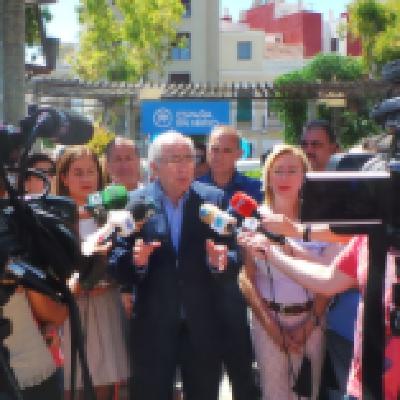 Imbroda asegura que "la filosofía política de Podemos es la del comunismo, hacernos a todos más pobres"