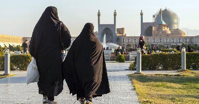 La società iraniana tra passato e futuro La società iraniana tra passato e futuro