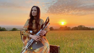 Louise Mulcahy performs live in studio