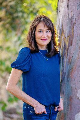 Bridging the Generational Divide: Special Guest Julia Carreon Bridging the Generational Divide: Special Guest Julia Carreon