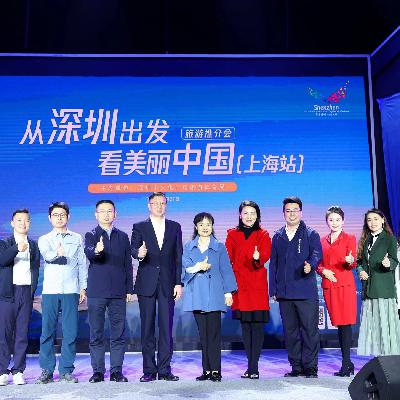 首艘五星旗高端邮轮抵沪