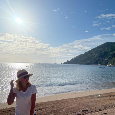 S03E01 - Welcome to saint tropezzz S03E01 - Welcome to saint tropezzz