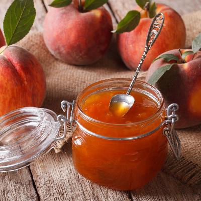 Verhindert ein Silberlöffel beim Marmeladeeinfüllen das Zerspringen des Glases?