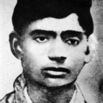 தனக்குத் தானே அறுவை சிகிச்சை செய்து கொண்ட சிறுவன்!