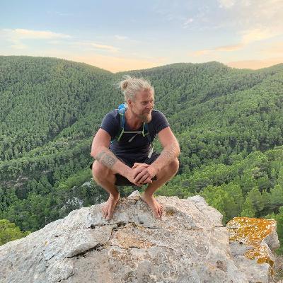 S1 Ep13: How to "rewild" yourself, fatherhood and men´s circles with Mattias Mahl