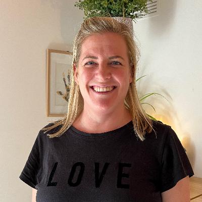 92 - Emily Amos - From burnout to educating doctors on mindfulness and wellbeing