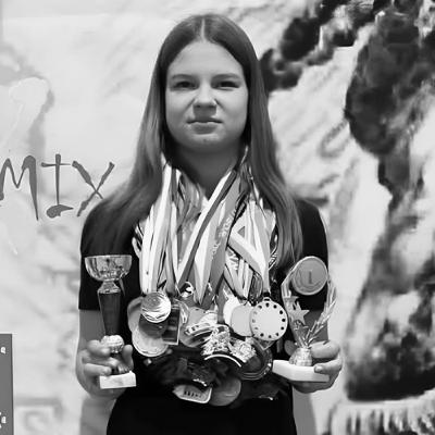 У Берестині поховали загиблу під час російської атаки 17-річну спортсменку