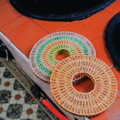 小雪號｜轉來食茶無？圍繞一桌子的村民，都是一家人