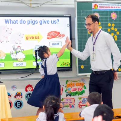 Sự kiện luận bàn - Đưa tiếng Anh thành ngôn ngữ thứ 2 trong trường học ở Việt Nam