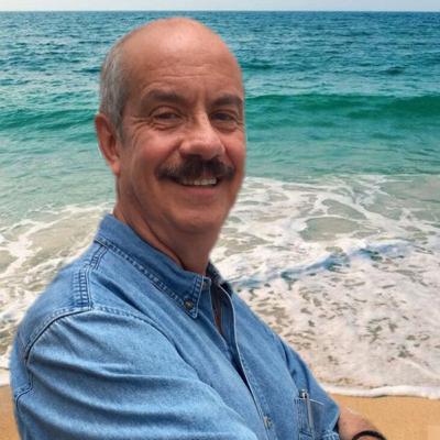 Las pensiones a los adultos mayores Las pensiones a los adultos mayores