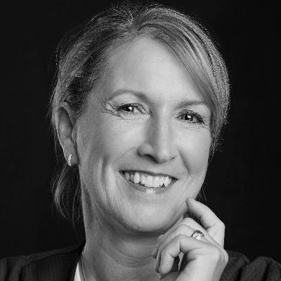 Customer Experience im Zeitalter der KI – 7. Teil. Mit Teresa A. Martinez, Salesforce Customer Experience im Zeitalter der KI – 7. Teil. Mit Teresa A. Martinez, Salesforce