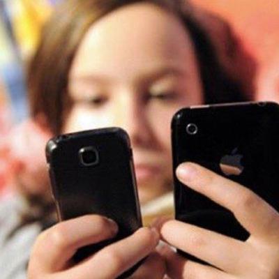 ADICTOS AL CELULAR