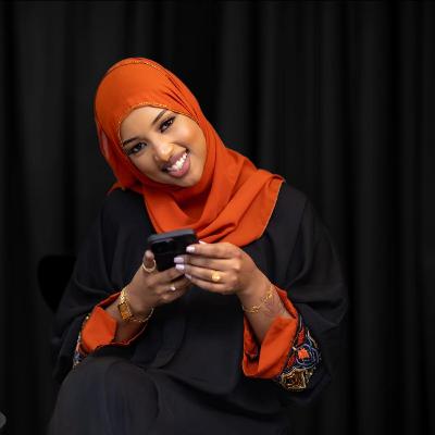 Nasra Abti Doon Iyo Safarkeedii Baraha Bulshada"Waxaan Jeclahay Hal-Abuurka"