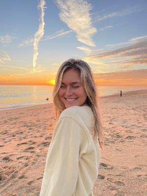 #016 - The Wealthy Daughter of a Girl Dad #016 - The Wealthy Daughter of a Girl Dad