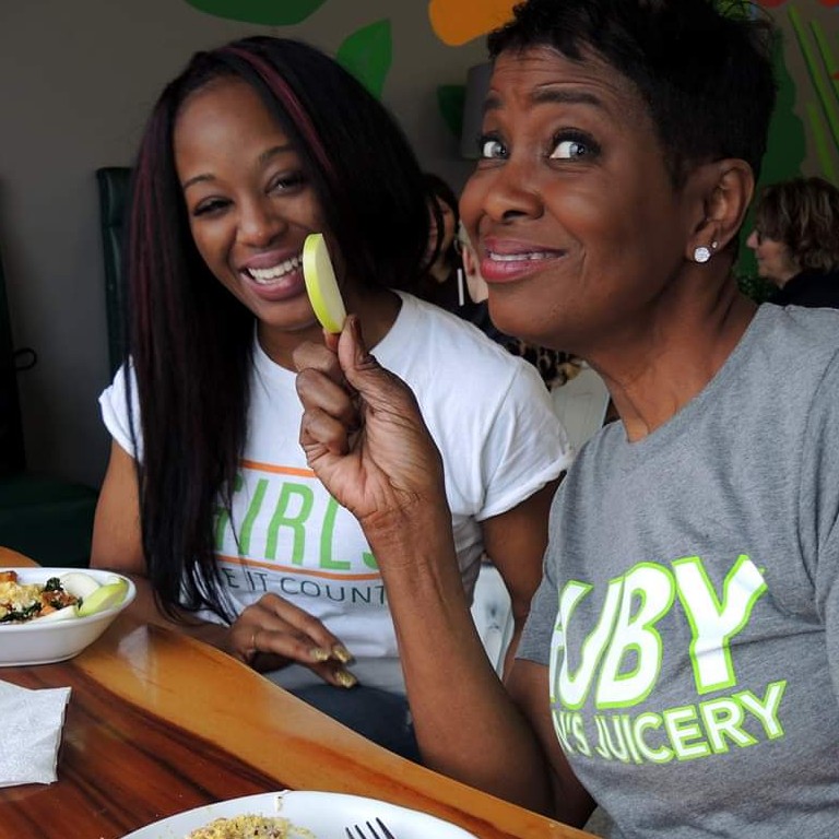 Barigirl life Radio