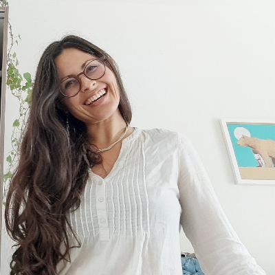 Epi 16: "Skin to skin" with Yazmin Costopoulos