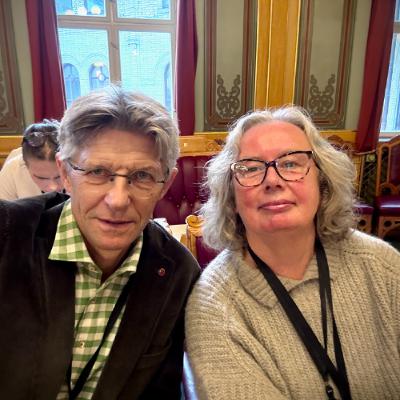 Statsbudsjett spesial: Reaksjoner og analyser på kommuneopplegget. Statsbudsjett spesial: Reaksjoner og analyser på kommuneopplegget.