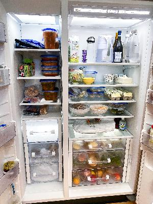 Cleaning and Organizing the Refrigerator (& Freezer)