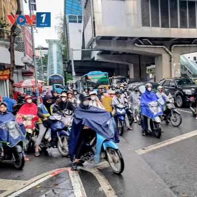 Pháp luật đời sống - Từ “nỗi lo vi phạm” đến văn hóa tự giác chấp hành pháp luật về trật tự an toàn giao thông.