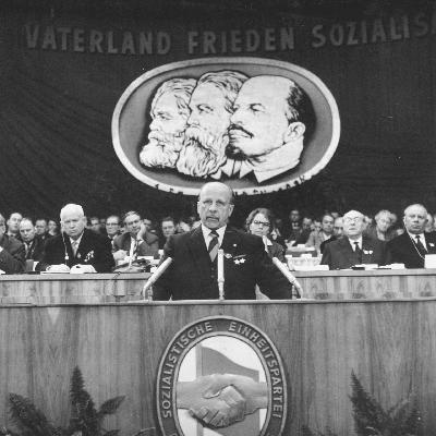 Kunst in der DDR - SED verbietet Kritik und Kunstfreiheit Kunst in der DDR - SED verbietet Kritik und Kunstfreiheit