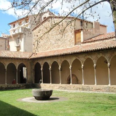 Els claustres: entre el sagrat i el quotidià