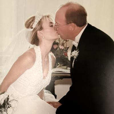 30 | A Single Mom Fell at Church-The ER Doctor Who Helped Her Changed Her Life | Dr. Marla Woodmansee’s Love Story