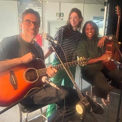 Mahmundi e Carlos Pontual no 'Telefone Aberto'