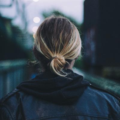"Sarah" - et forvandlende syn av Jesus på stuegulvet. "Sarah" - et forvandlende syn av Jesus på stuegulvet.