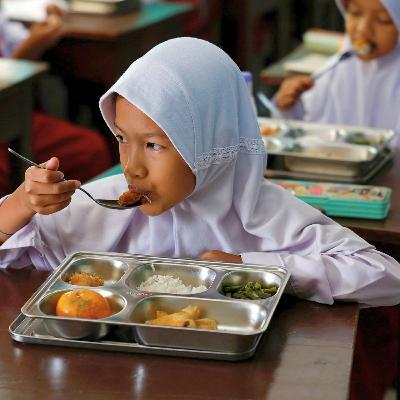 Indonesia’s free meal programme sparks concerns after food poisoning scandal