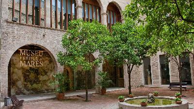 Montserrat, mare i terra: la devoció feta col·lecció al Museu Marès Montserrat, mare i terra: la devoció feta col·lecció al Museu Marès