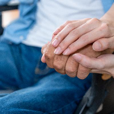 El drama en paliativos no solo es la enfermedad: "Alguien puede elegir quimioterapia solo para vivir un poco más porque su hijo vive de su pensión"