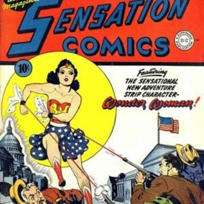 Charla. Superheroinas: Un universo en expansión