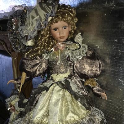 Episode #30 - Part 5 of the Gingerbread House - A trip to the Haunted Attic