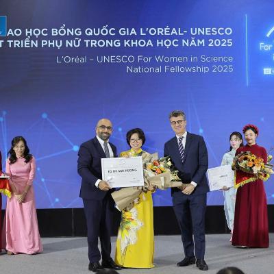 Tiêu điểm - Trao học bổng L’Oréal-UNESCO Vì sự phát triển phụ nữ trong khoa học năm 2025 cho 3 nhà khoa học nữ